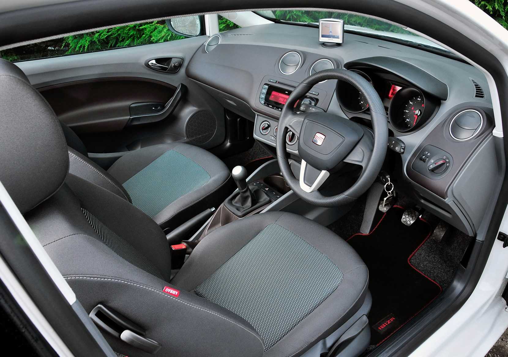 Обзор seat ibiza 2008 - autopeople