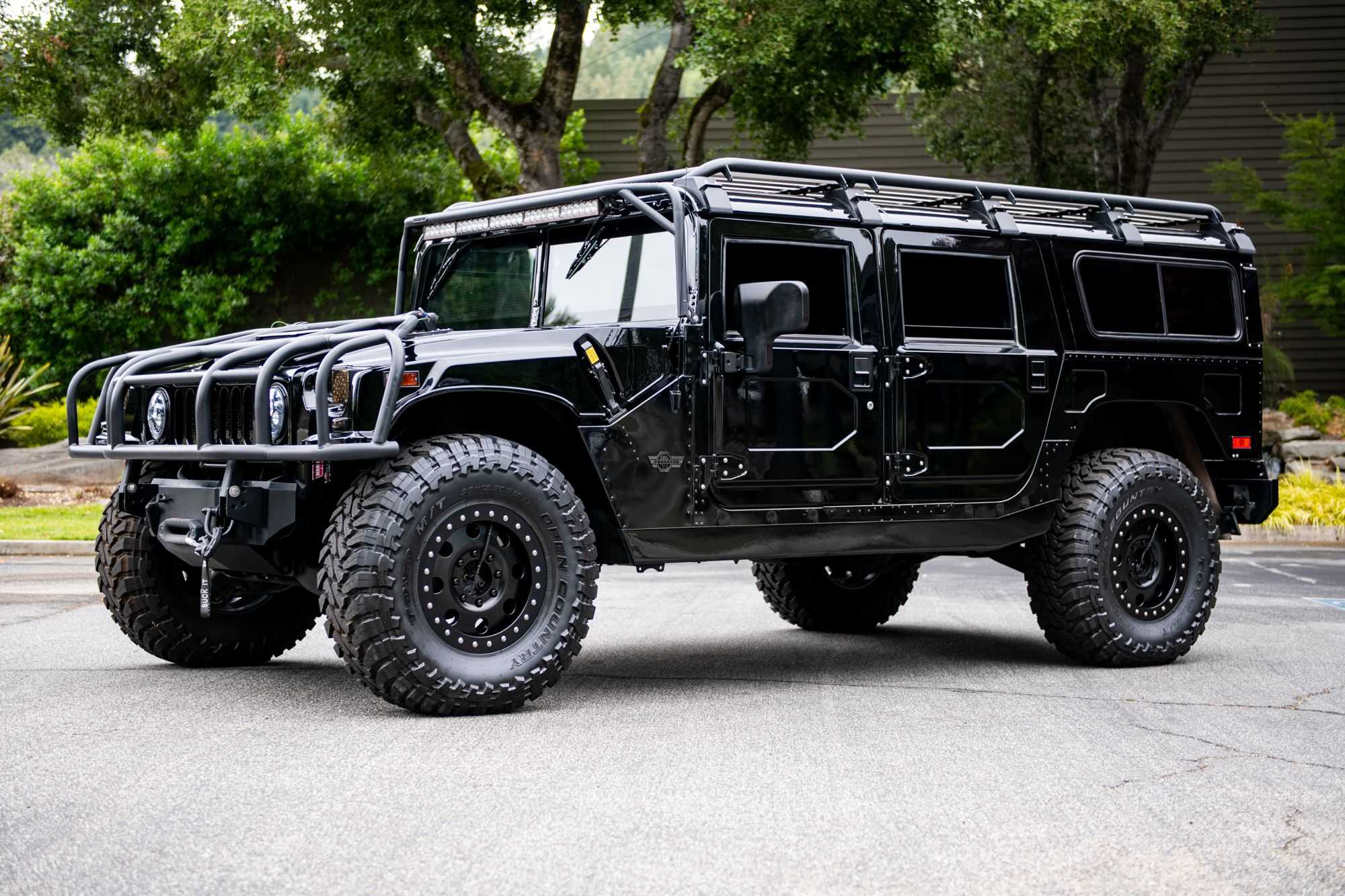 Технические характеристики моделей hummer h1. 
			весь модельный ряд , обзор и описание автомобилей хаммер н1.