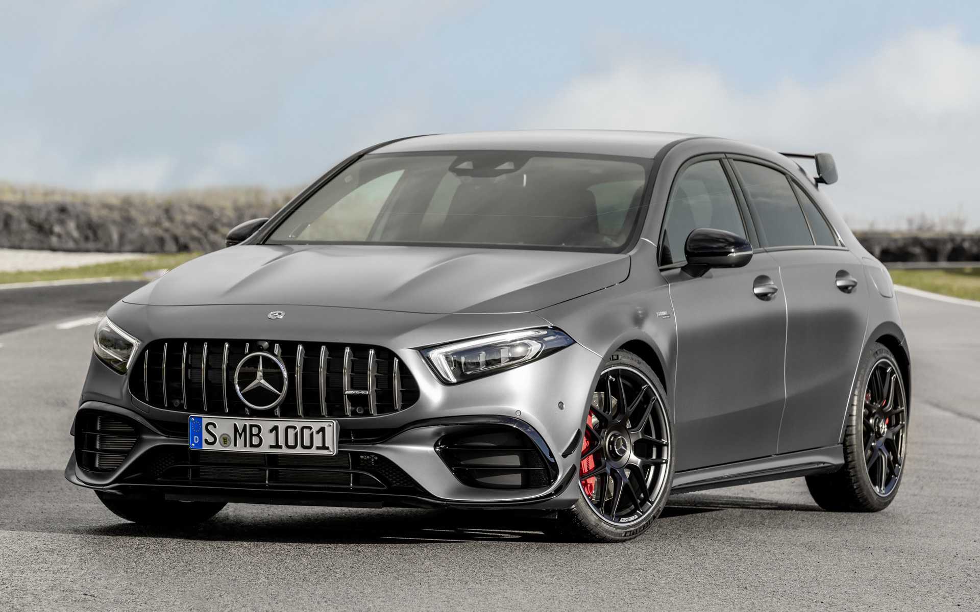 Спортивный хэтчбек mercedes-benz amg a45 2019 года