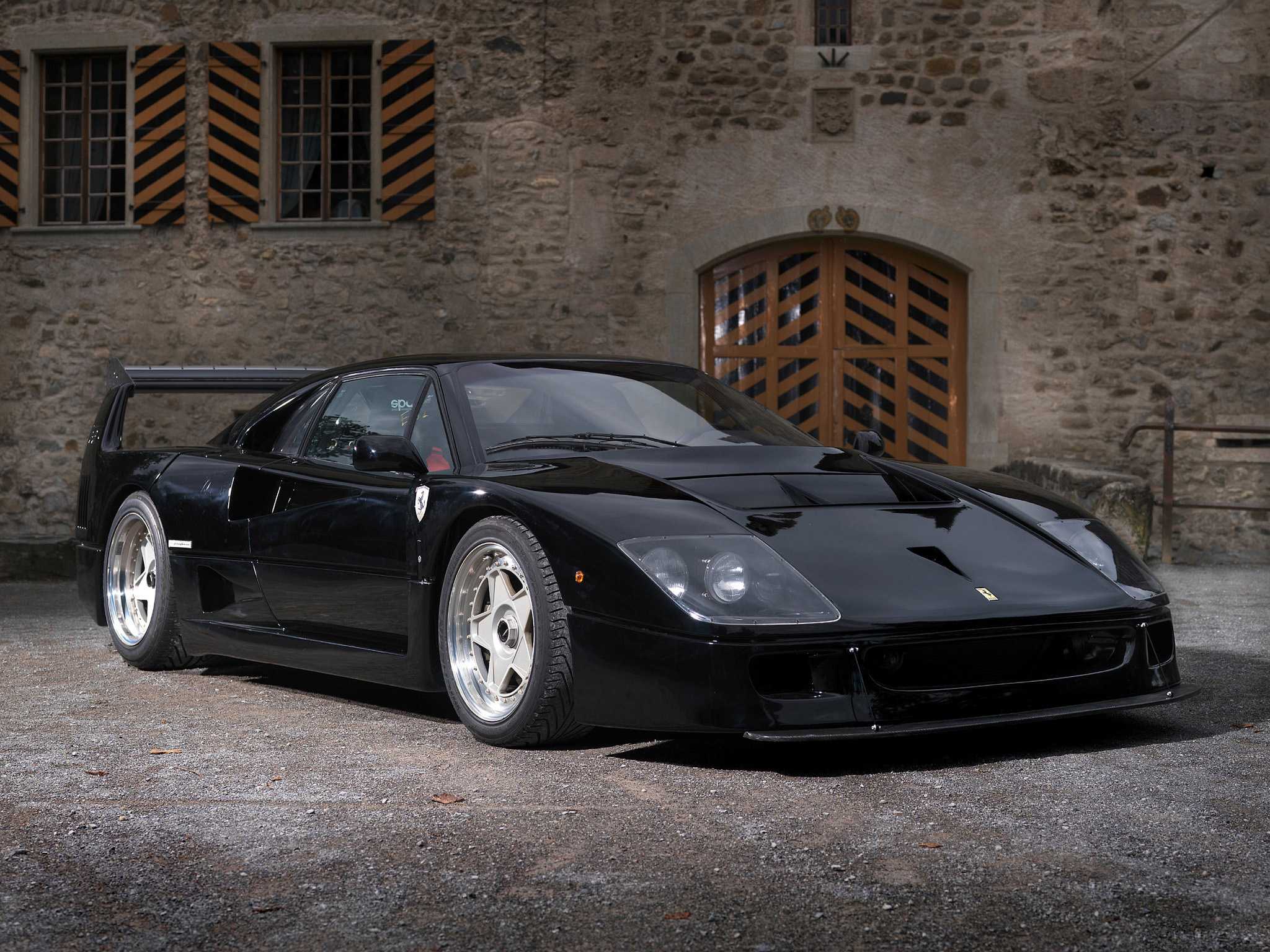 Ferrari f40 – the ultimate race-bred driver’s car