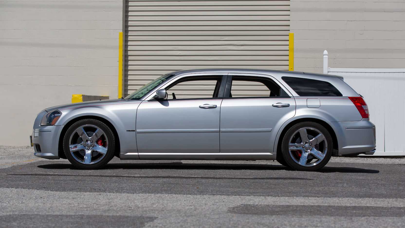 Dodge magnum 2.7, 3.5, 5.7, 6.1 расход топлива на 100 км.