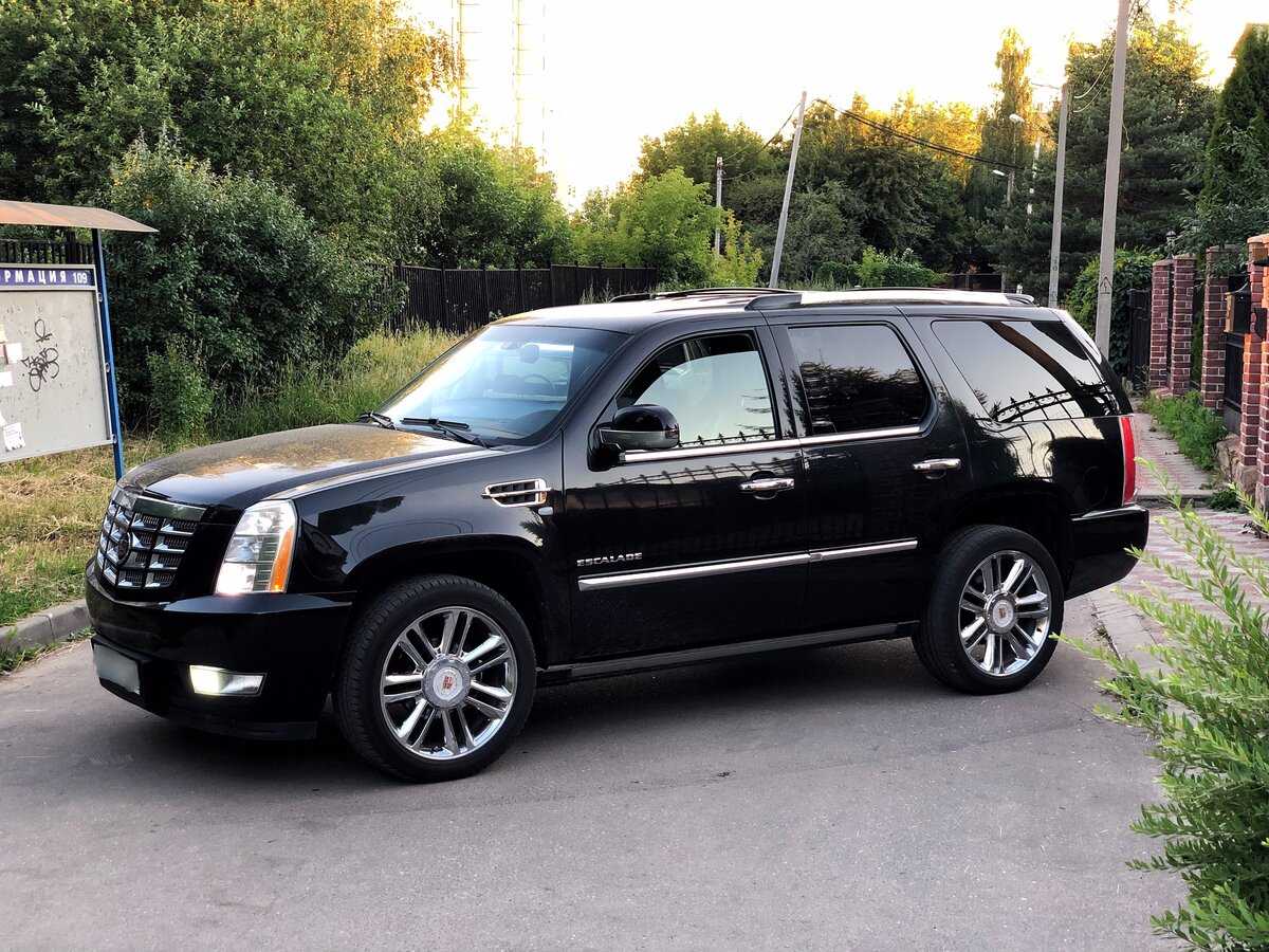 Cadillac escalade (эскалейд) реальный расход топлива на 100 км. поколения 1, 2, 3, 4 на автомате, бензин