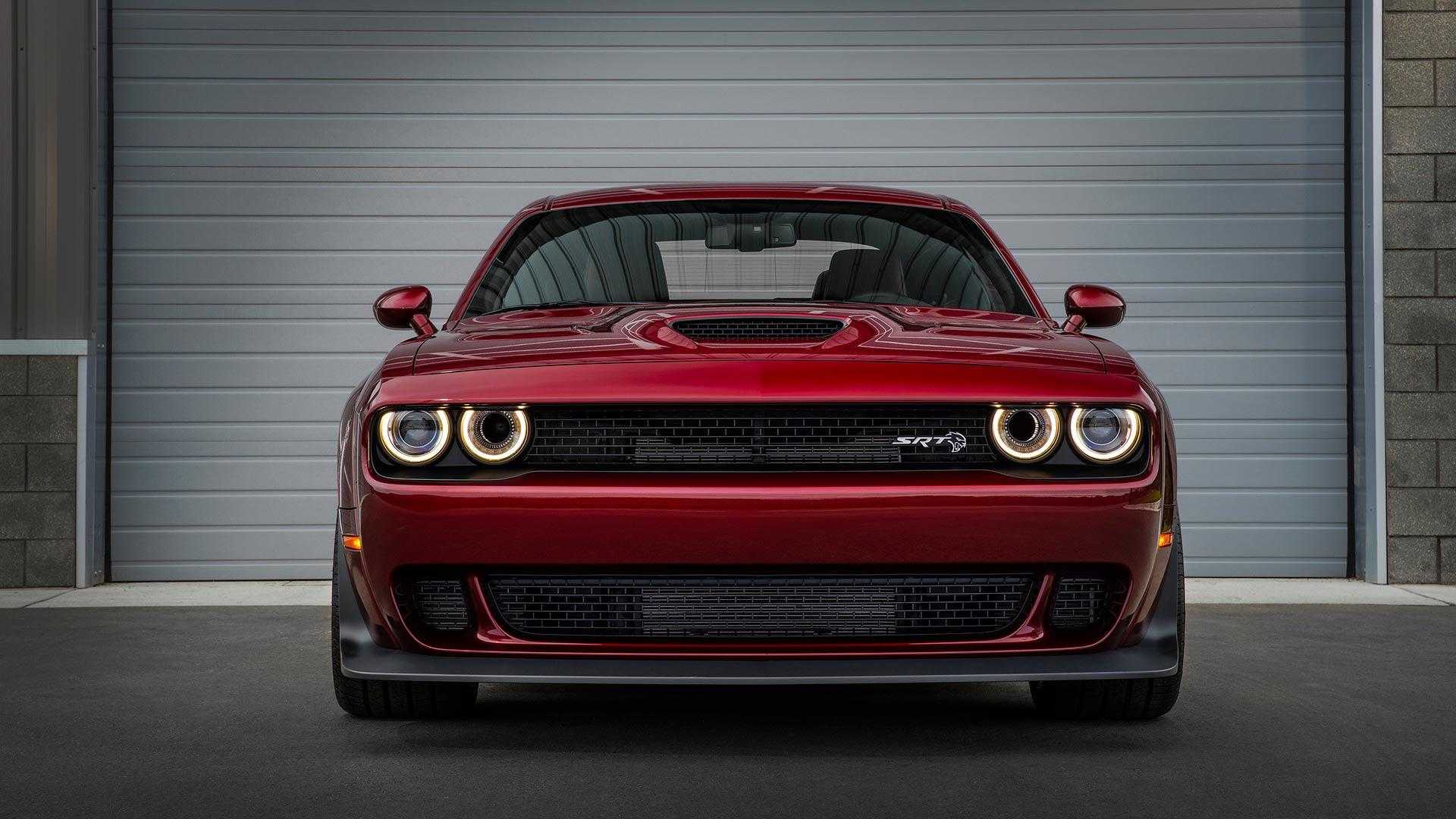 Dodge challenger 3 (facelift 2014) 6.2srt hellcat hemi v8 717 л.с. - характеристики, отзывы, расход топлива - carsopedia.com