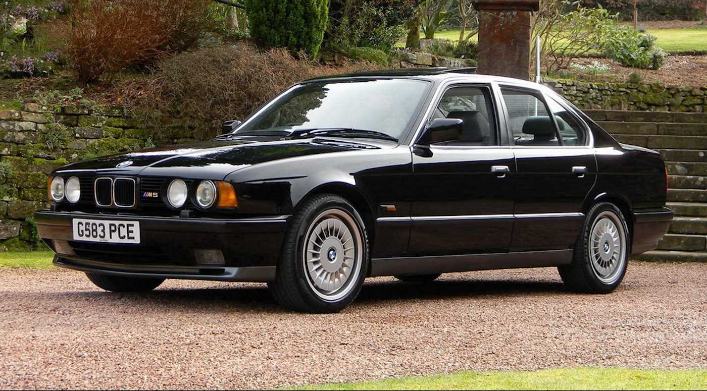 Bmw m5: поколения, кузова по годам, история модели и года выпуска, рестайлинг, характеристики, габариты, фото - carsweek