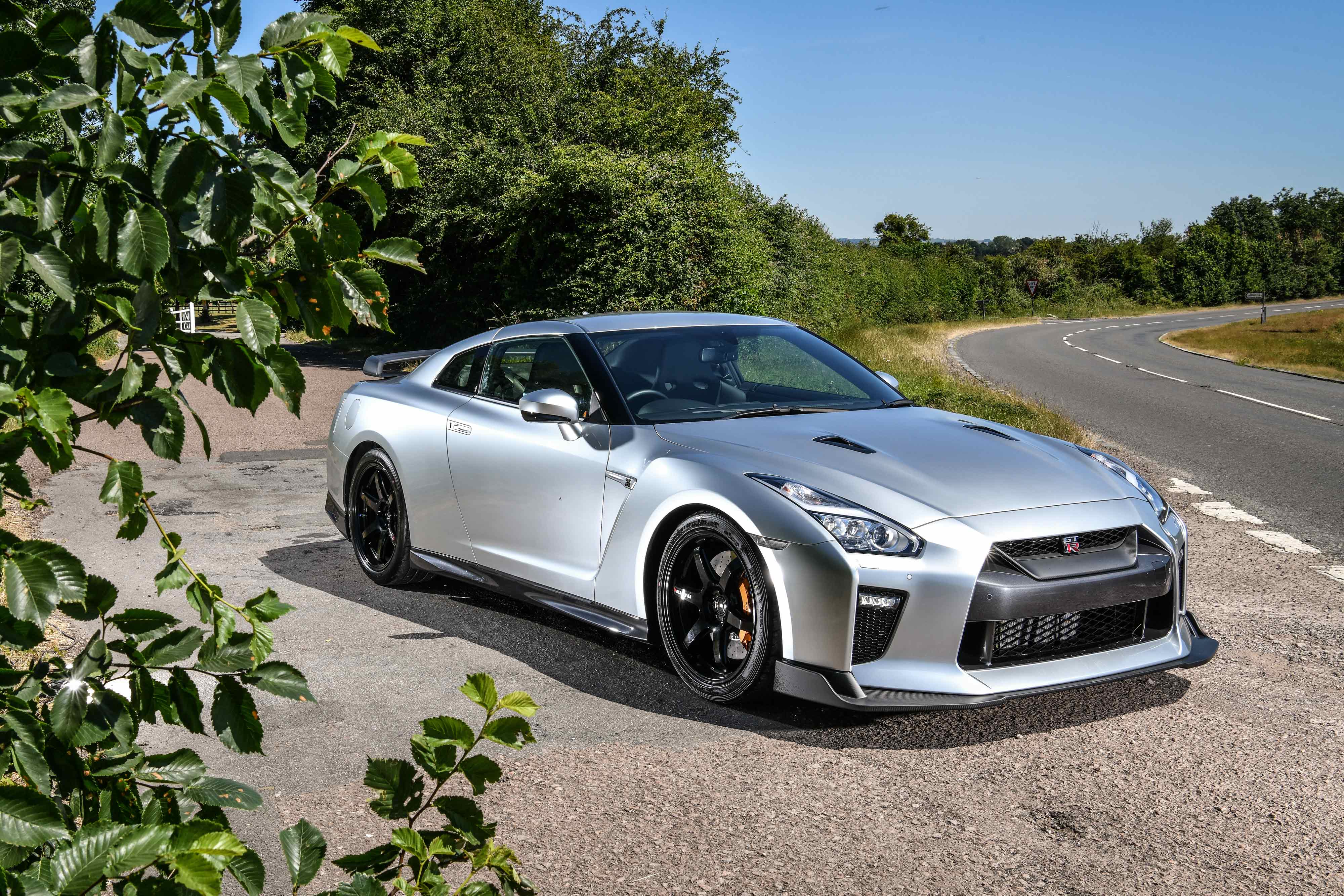 Nissan gt-r i рестайлинг 3 2016 – н.в. купе: кузов, класс, тип и объём двигателя, коробка передач, разгон, фото - carsweek.ru