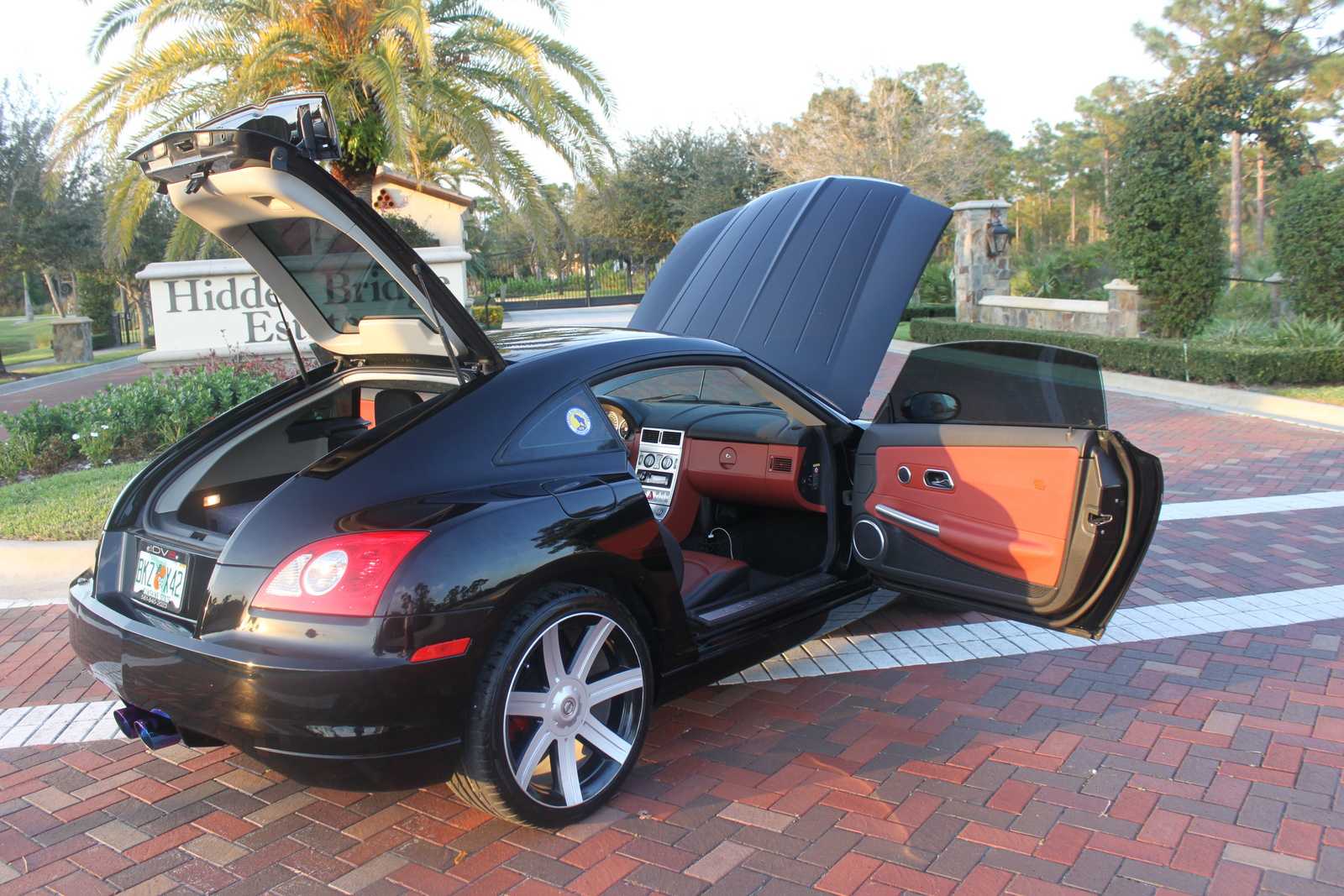 Технические характеристики моделей chrysler crossfire. 
			весь модельный ряд , обзор и описание автомобилей крайслер кроссфайр.