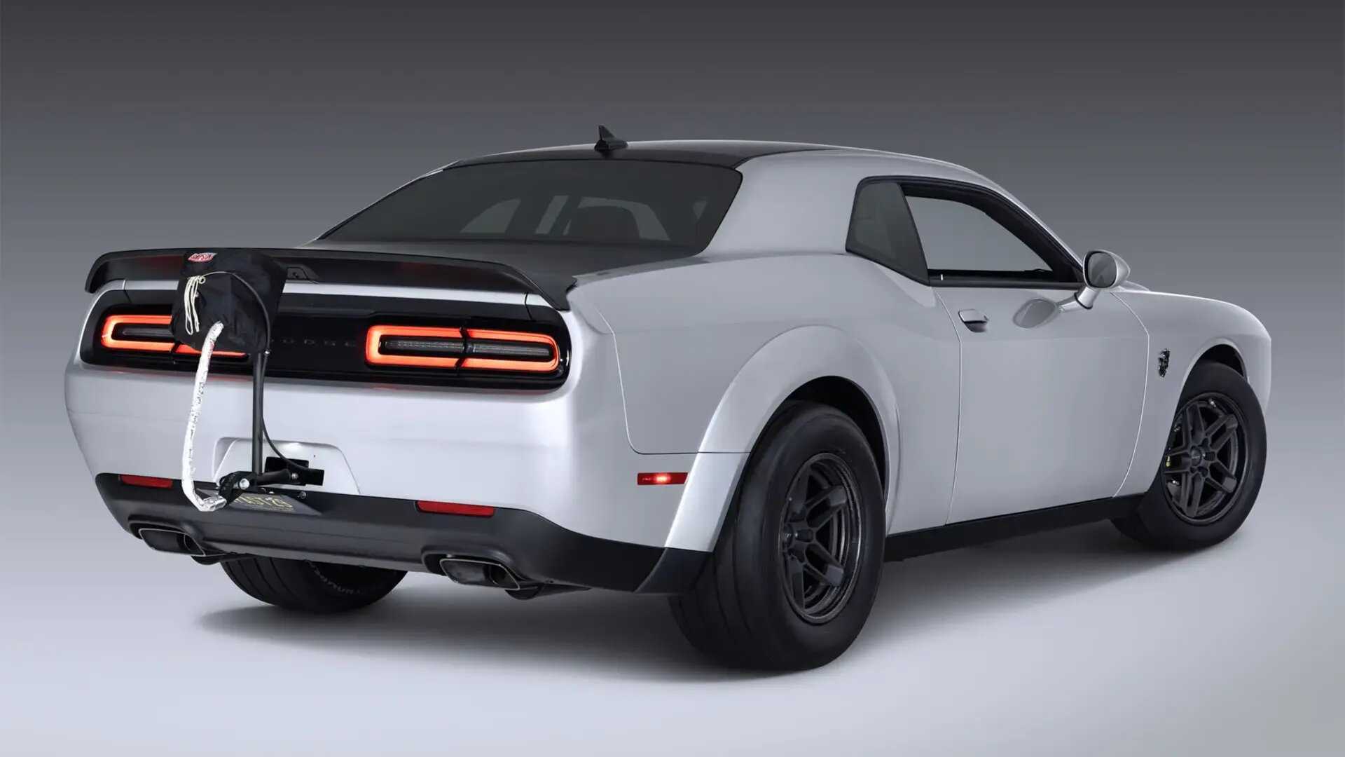 Dodge challenger iii разгон до 100 км/ч и максимальная скорость