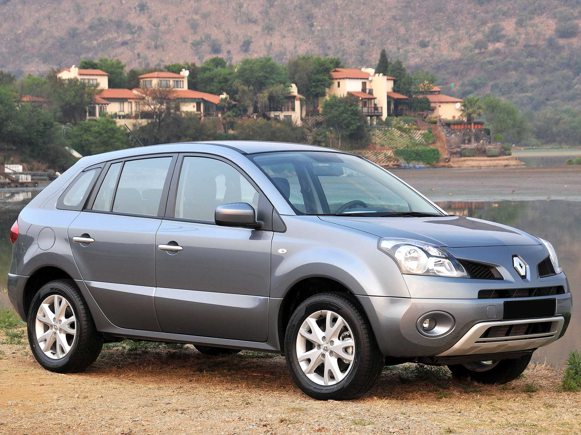 Объем багажника, л в renault koleos