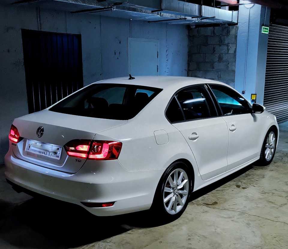 Объем багажника, л в volkswagen jetta