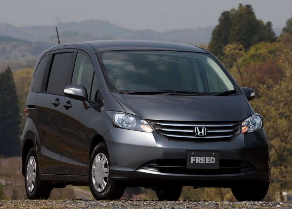 Honda freed 2 поколения