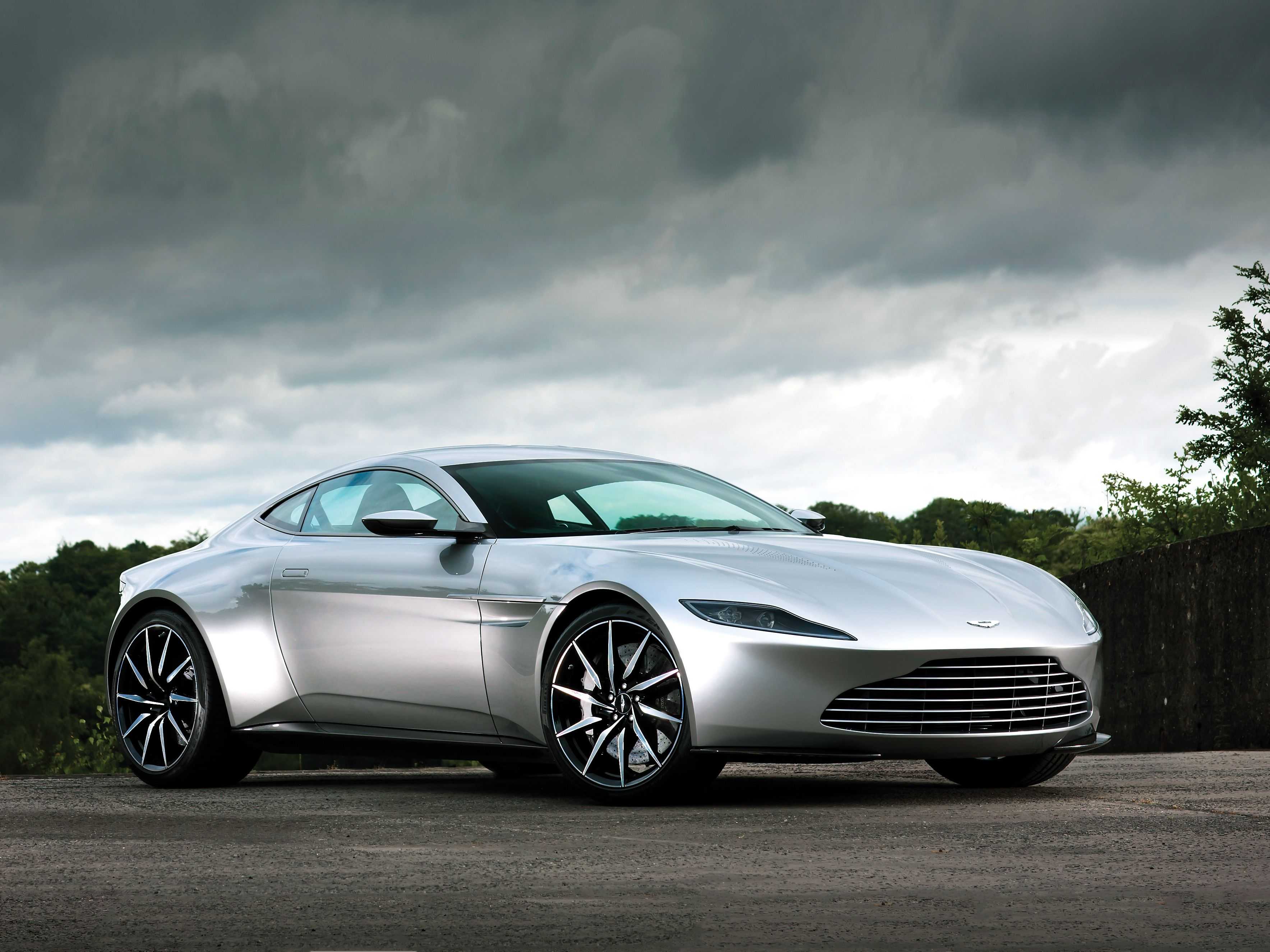 Dbx usa | aston martin (usa)
