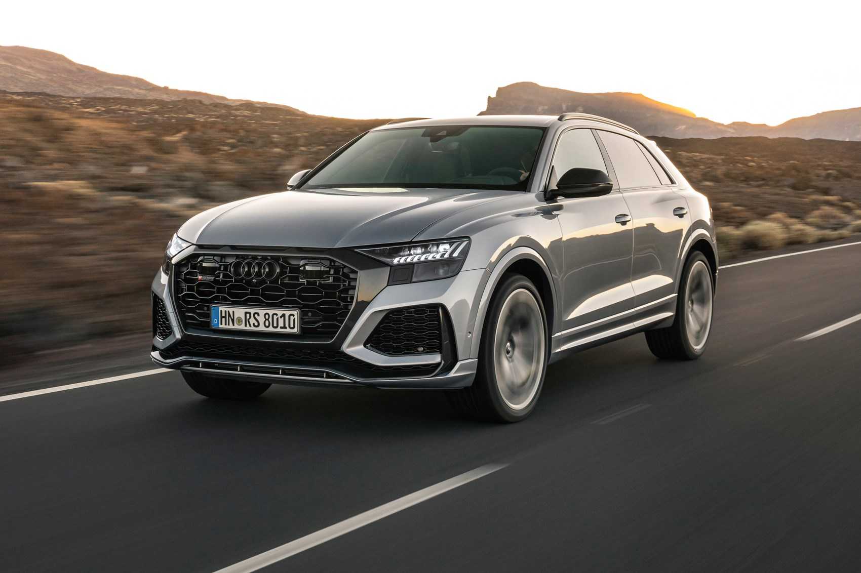 Audi q8 2024: обновлен купеобразный кроссовер вместе с “заряженной” версией sq8