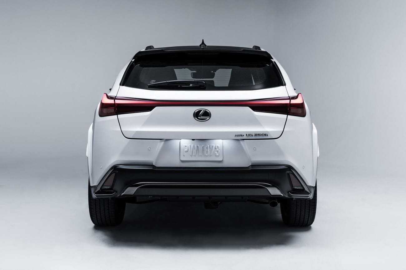 Обзор обновленного гибридного lexus ux 2023