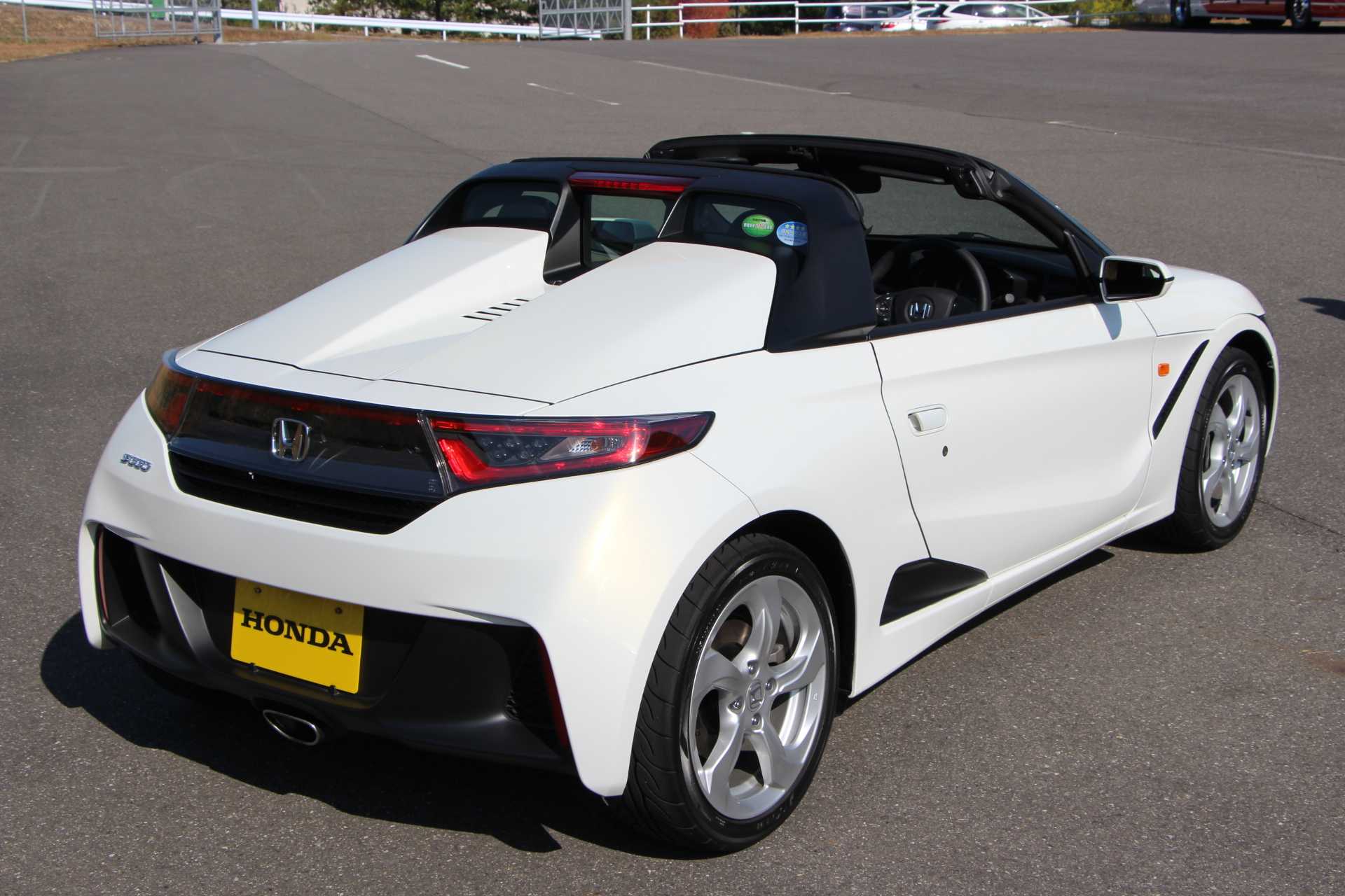 Honda s660 car- detailed specs & features.