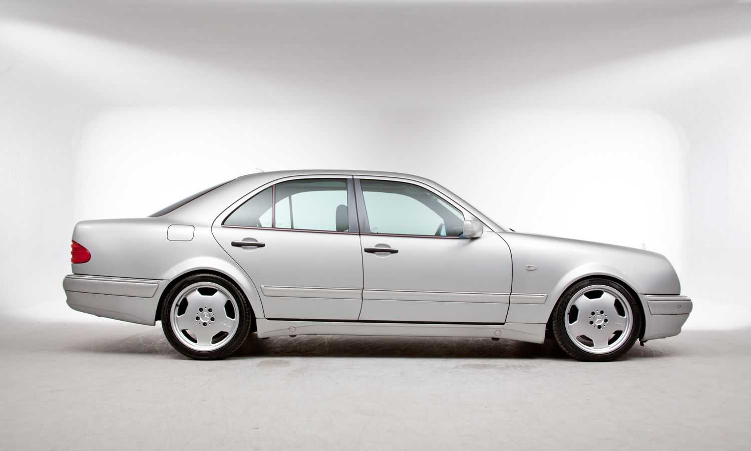 Mercedes-benz e-klasse amg ii (w210, s210) 1996 - 1999 sedan :: outstanding cars