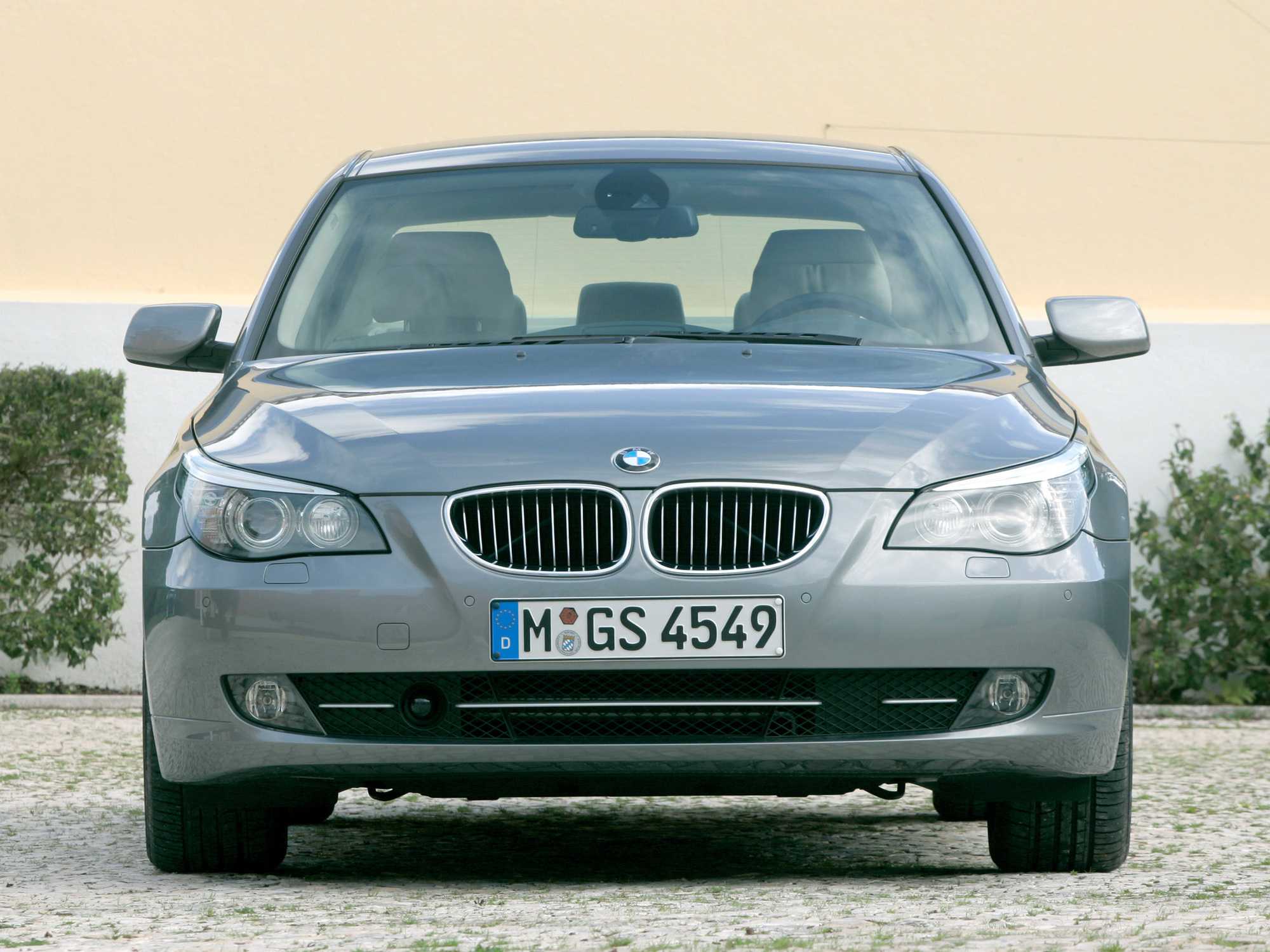 Технические характеристики bmw 5-series e60 550i at
