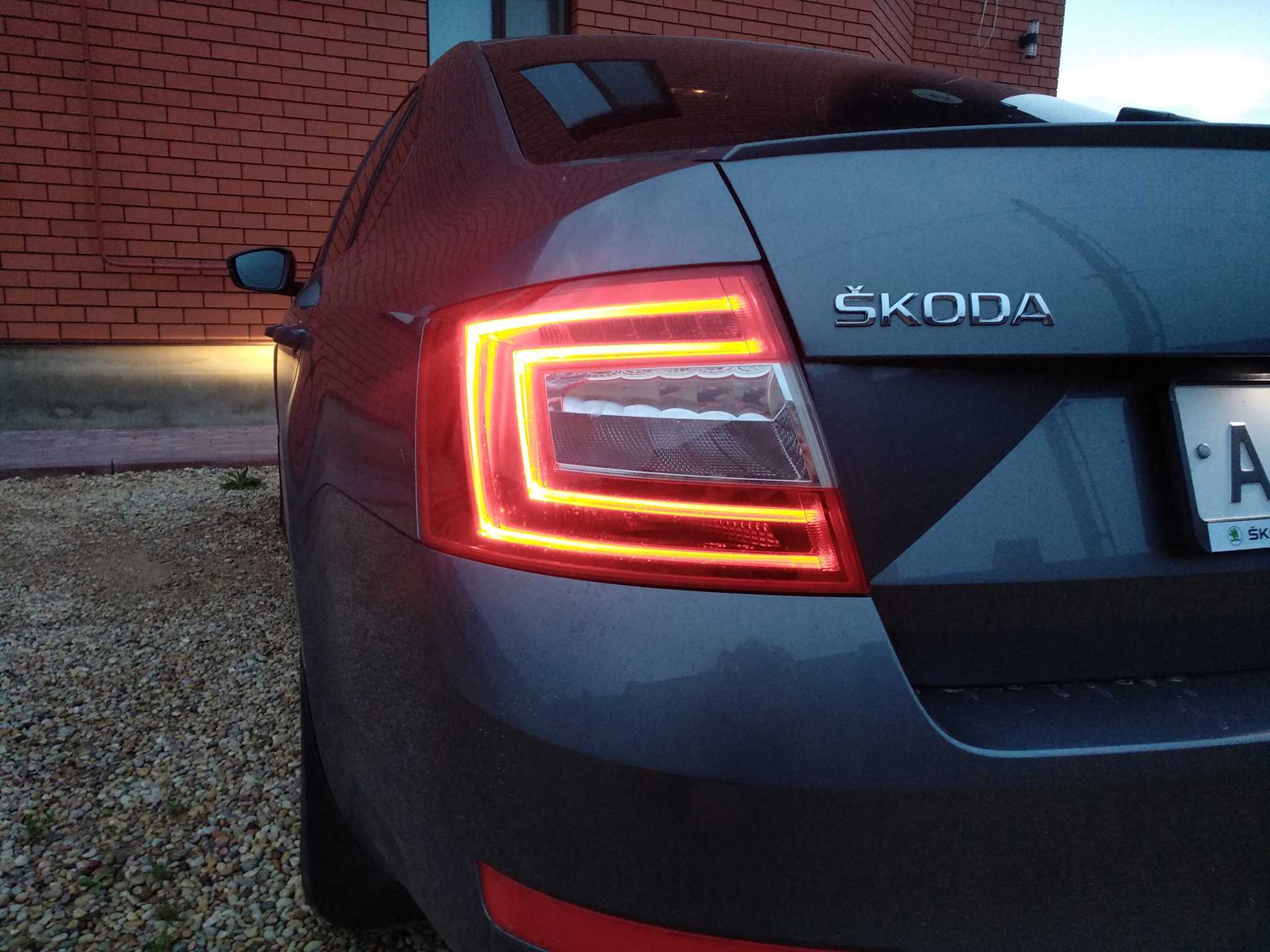 Как установить камеру заднего вида на skoda octavia a7 своими руками