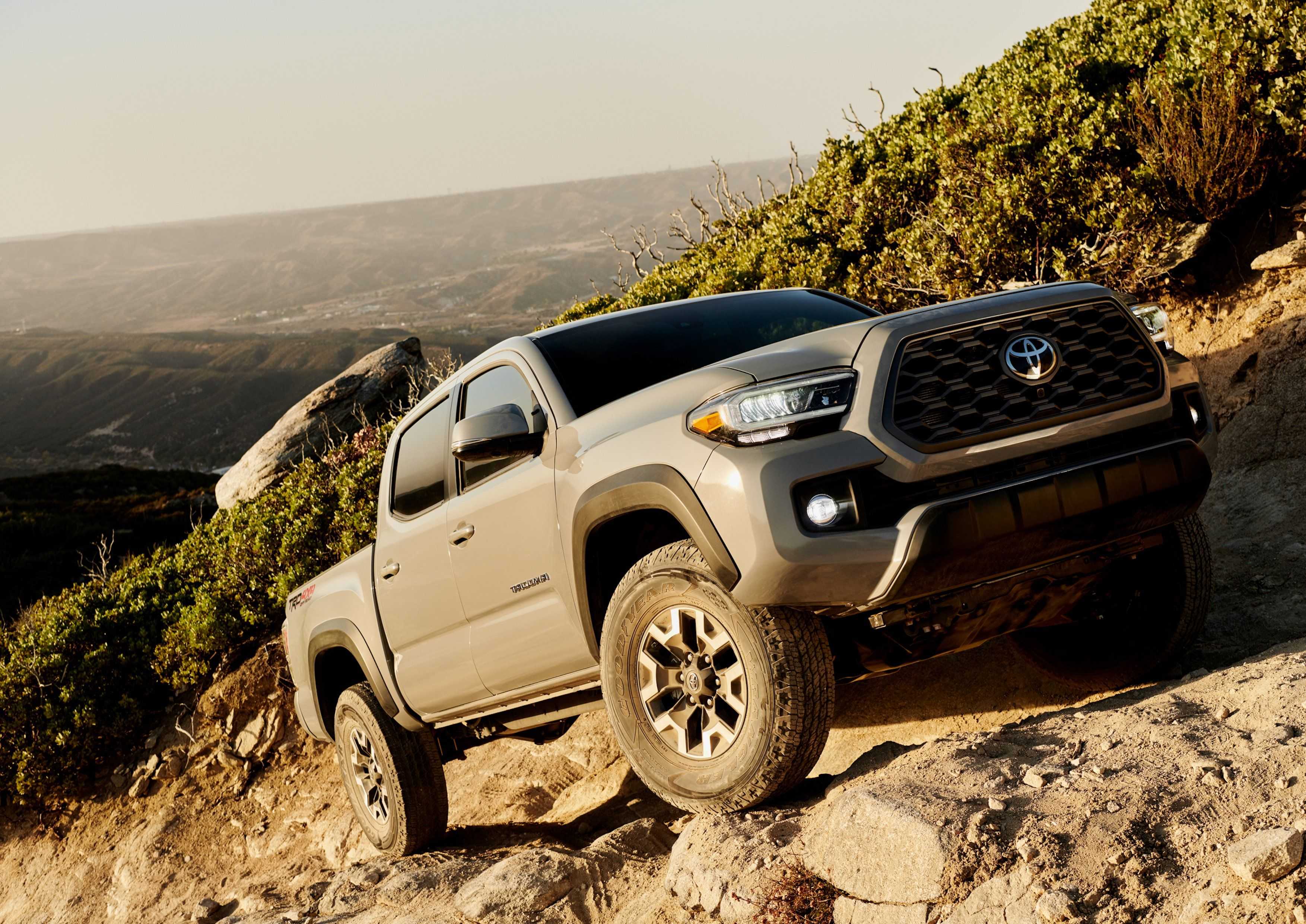 2019 toyota tacoma review: not an ideal daily driver - cnet