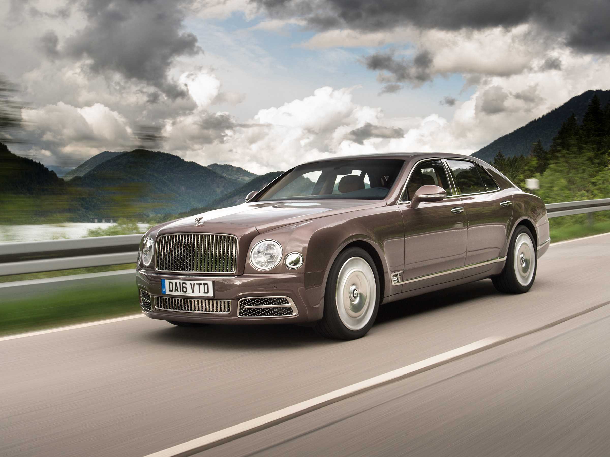 Discontinued bentley mulsanne features & specs | zigwheels