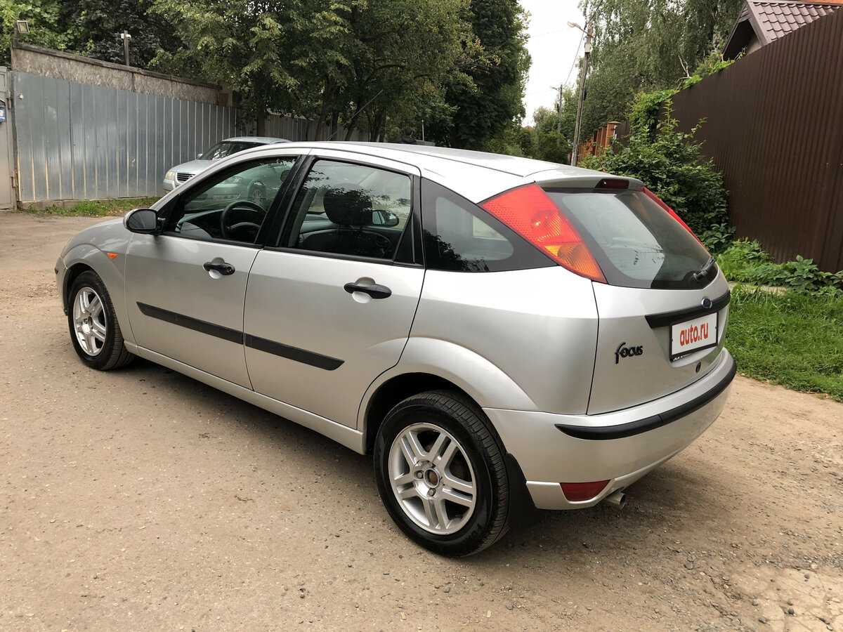 Ford  focus i sedan  1.6 16v (100 hp) 

				технические характеристики и расход топлива автомобилей