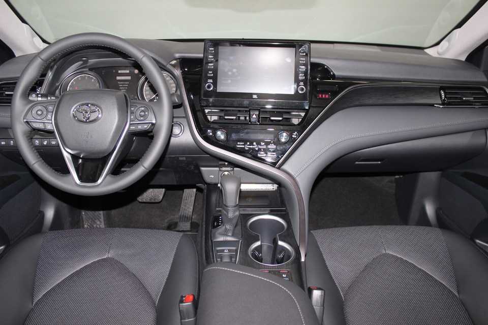 2018 toyota camry executive safety бензин 3.5 л. (249 л.с.) at 2x4