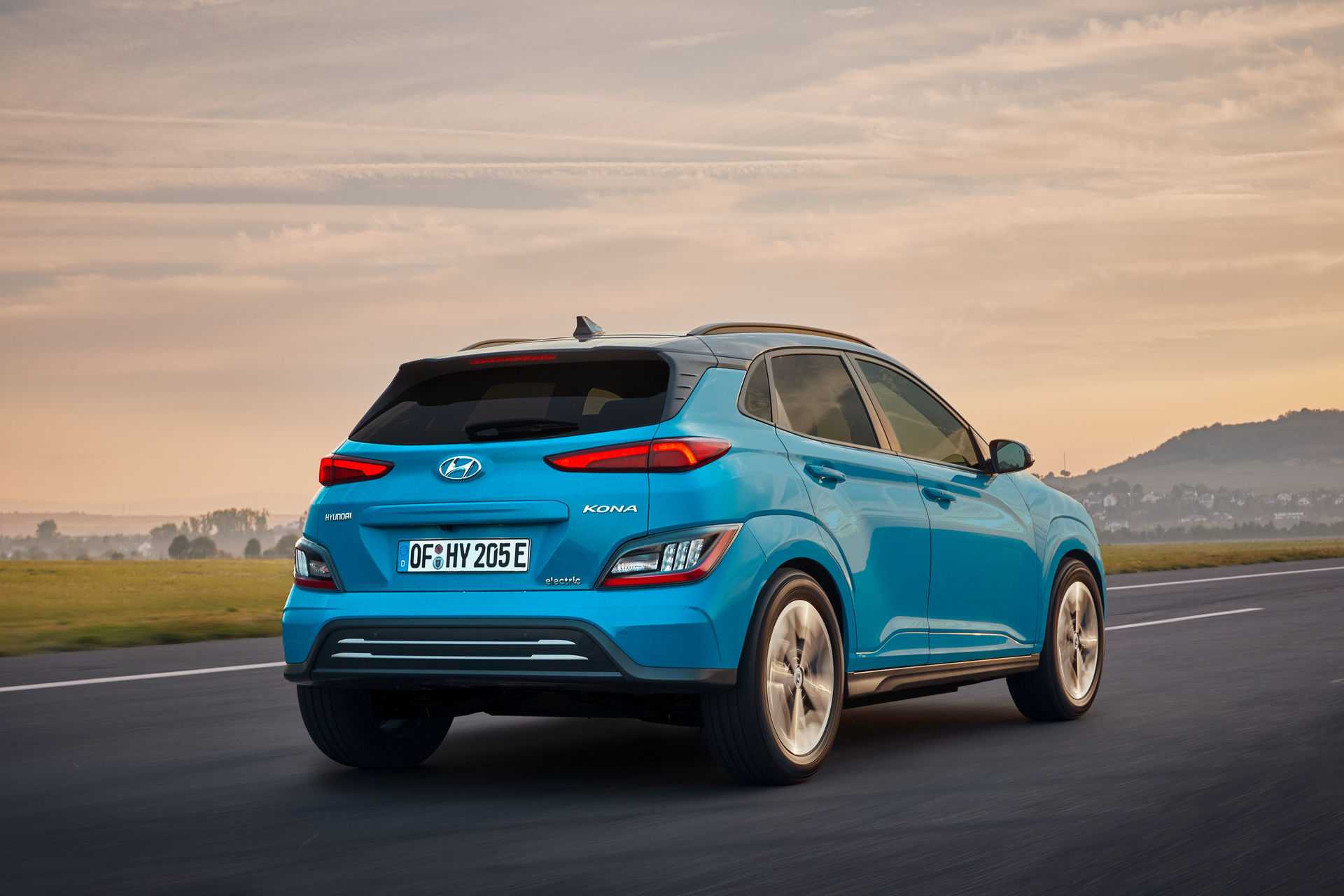 Обзор hyundai kona 2022 года | одно название, четыре отличных маленьких внедорожника