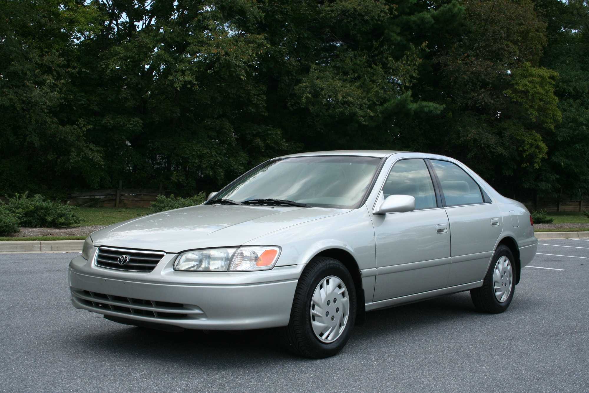 Toyota camry (xv20)