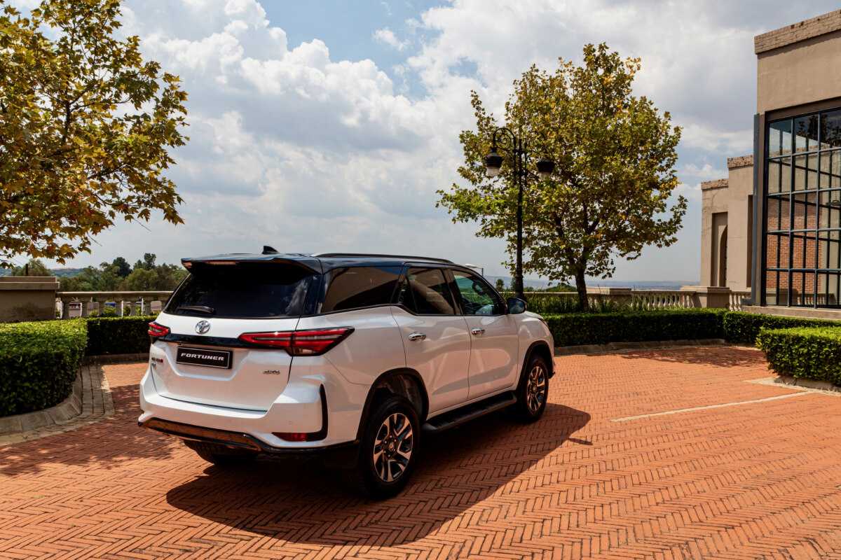 Тест-драйв toyota fortuner (поколение ii) - форчунер