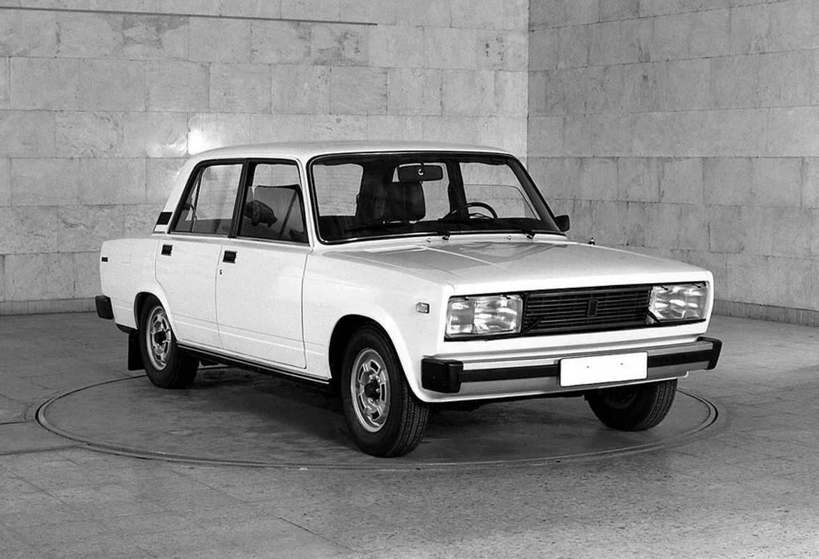 Lada (ваз) 2105: поколения, кузова по годам, история модели и года выпуска, рестайлинг, характеристики, габариты, фото - carsweek