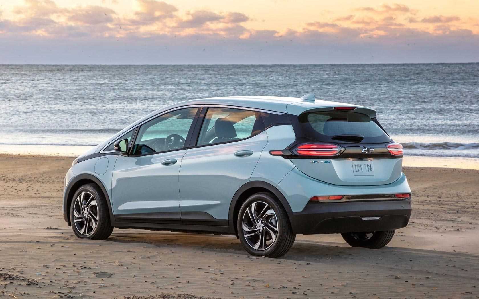 Время объезжать конкурентов: chevrolet bolt ev — новый отличный выбор для любителей электромобилей