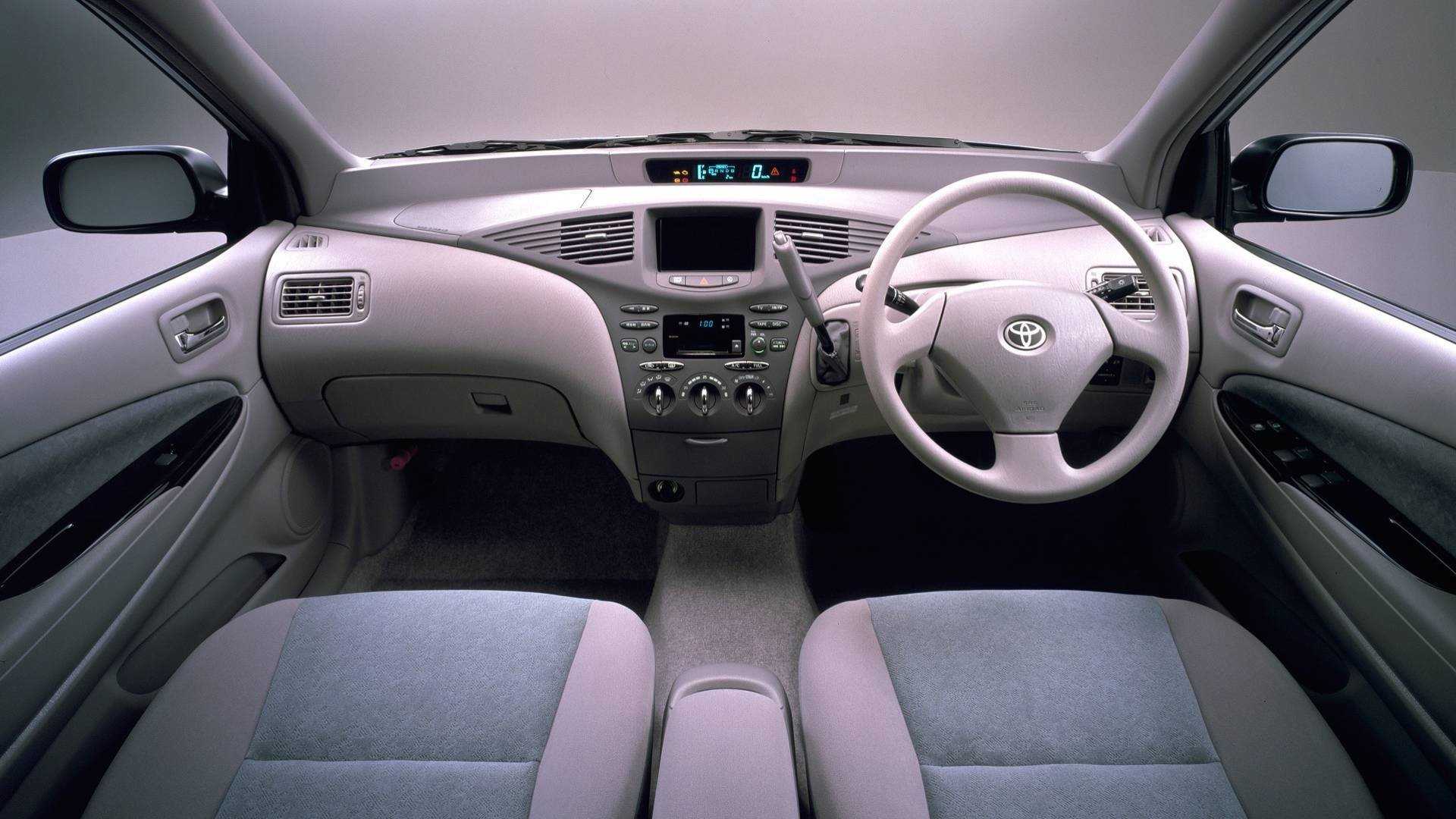 Toyota vitziii (xp130) 2010 - 2014 hatchback 5 door