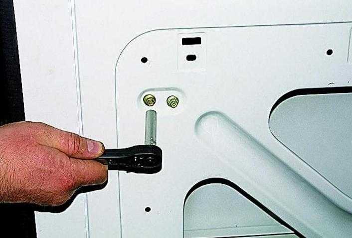 Как снять боковую дверь на газели