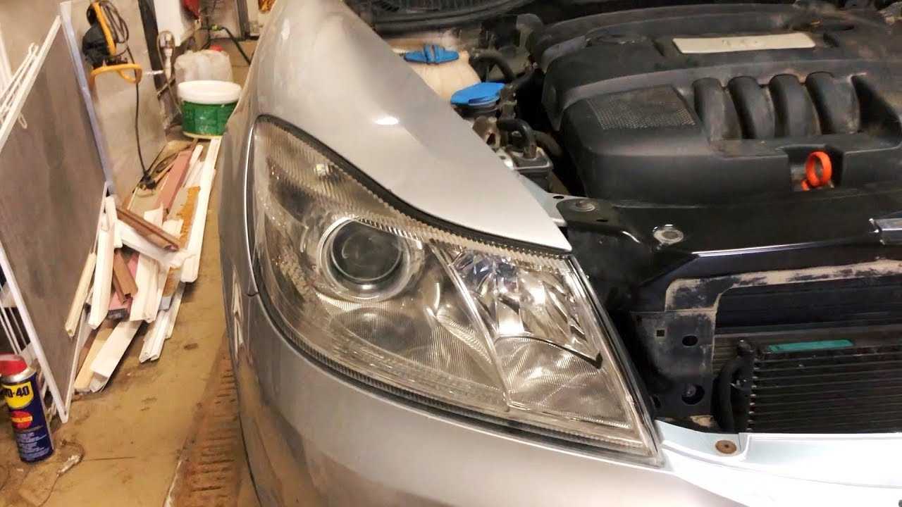 Замена ламп ближнего и дальнего света skoda octavia iii a7
