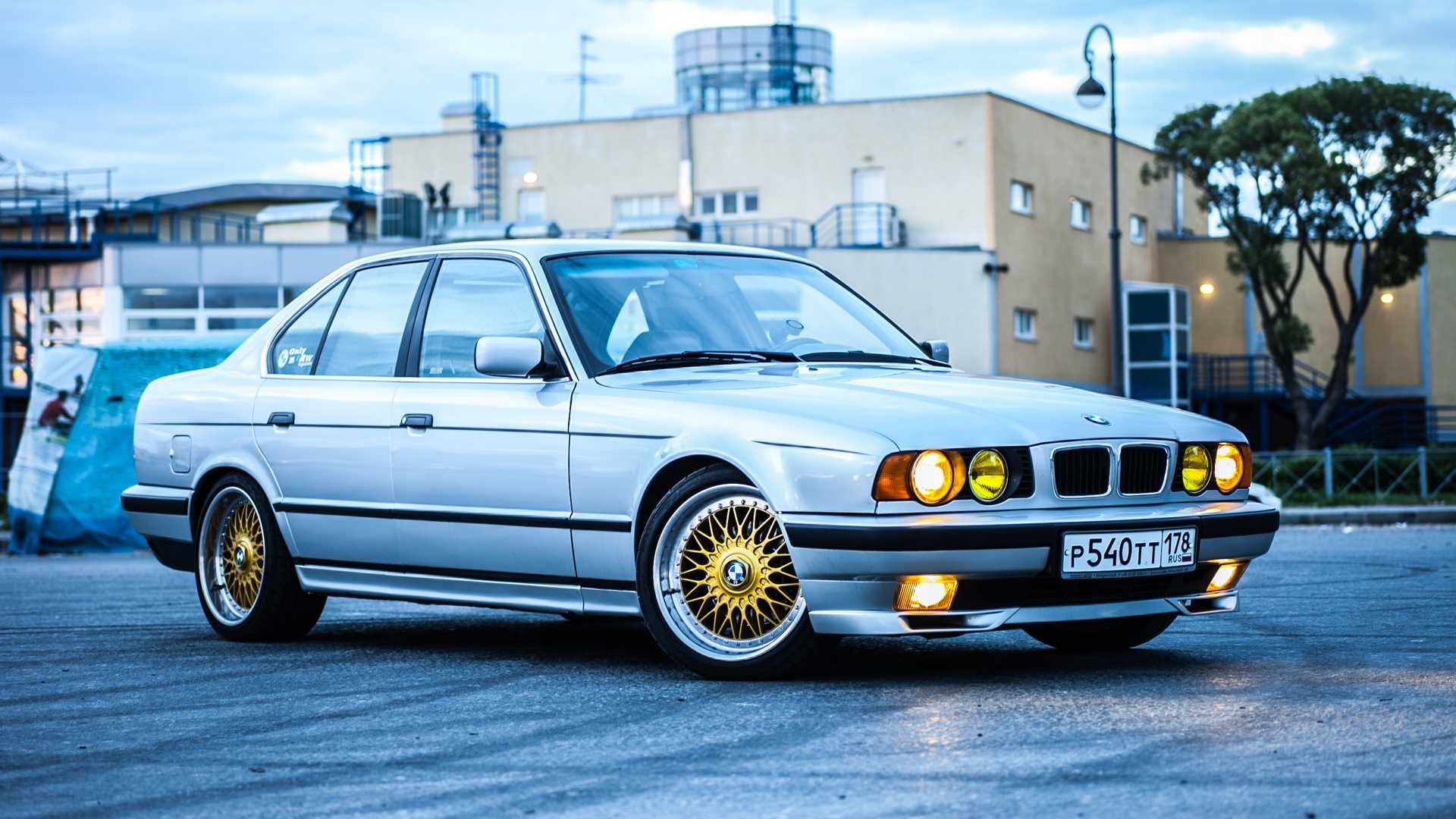 Bmw 5 серия: поколения, кузова по годам, история модели и года выпуска, рестайлинг, характеристики, габариты, фото - carsweek