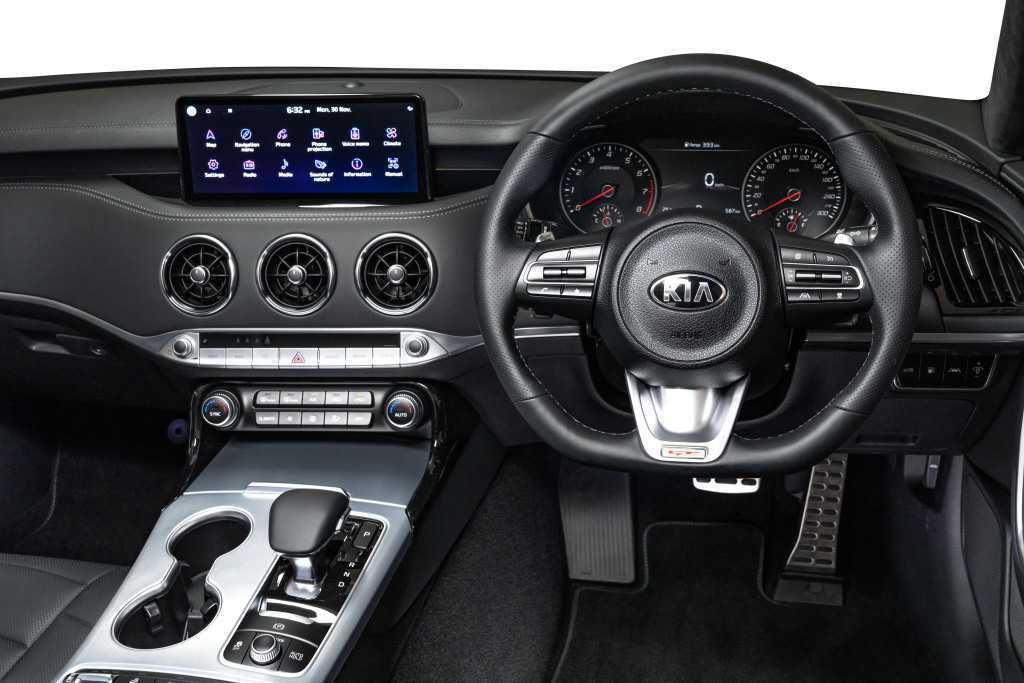 Мощный и обновленный kia stinger 2023 для рф: почему это лучший корейский фастбек?