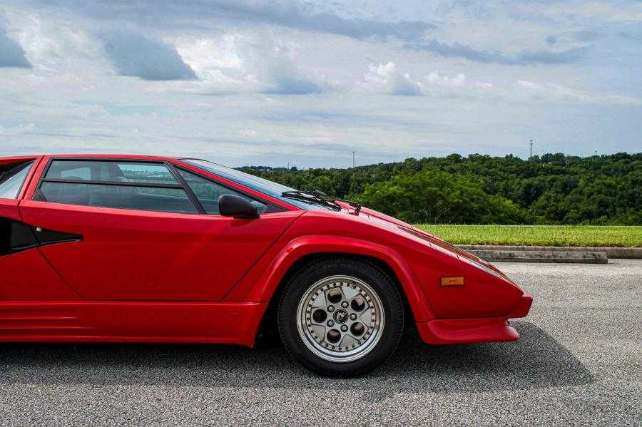 Lamborghini brings back a legendary supercar as an 803-hp hybrid