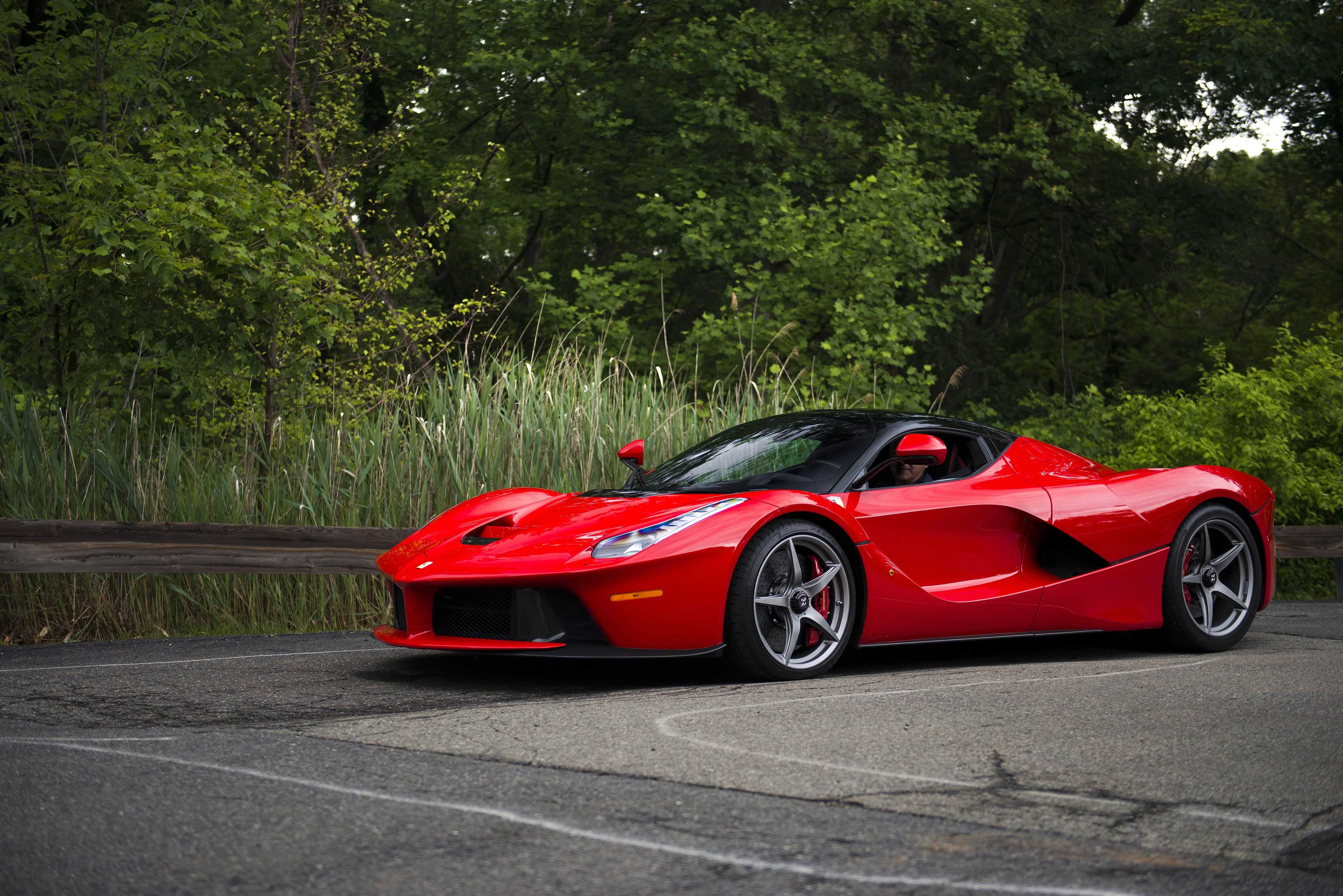 Гибридный суперкар ferrari laferrari: технические характеристики и особенности кузова