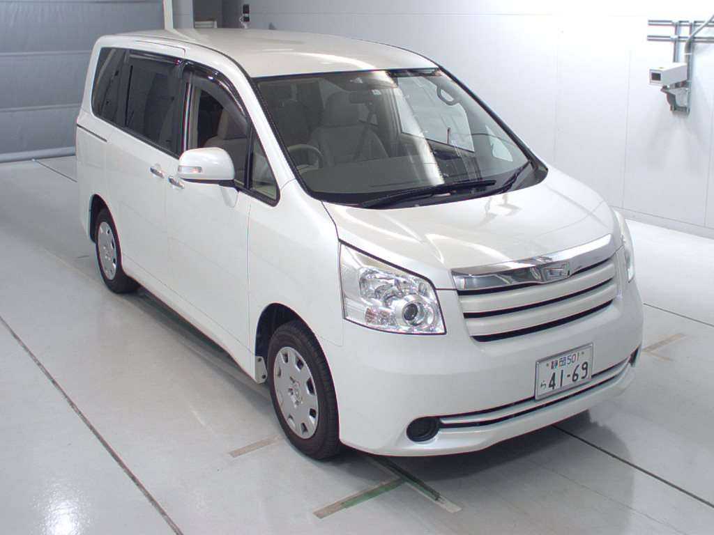 Toyota vitz ii (xp90): все плюсы и минусы городского проныры