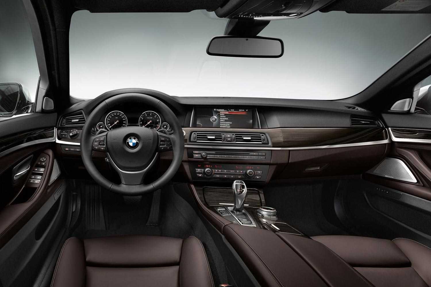 Bmw  5 series (e60, facelift 2007)  535i (300 hp) 

				технические характеристики и расход топлива автомобилей