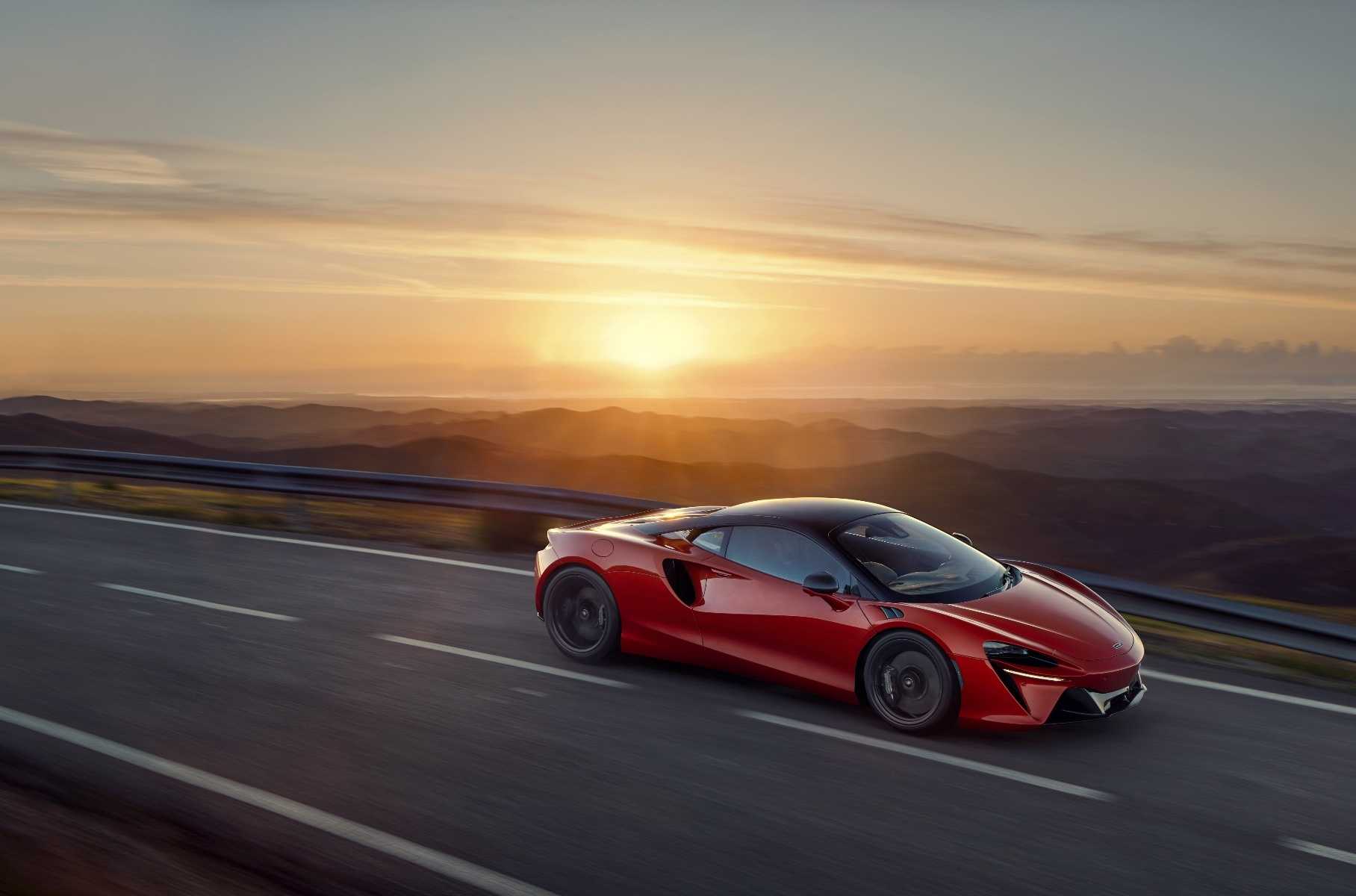 Mclaren p1 price in india 2023, specs, top speed, features, images