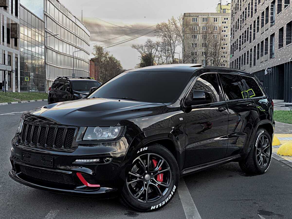 Jeep grand cherokee srt8 — заряженный кроссовер с быстрой динамикой