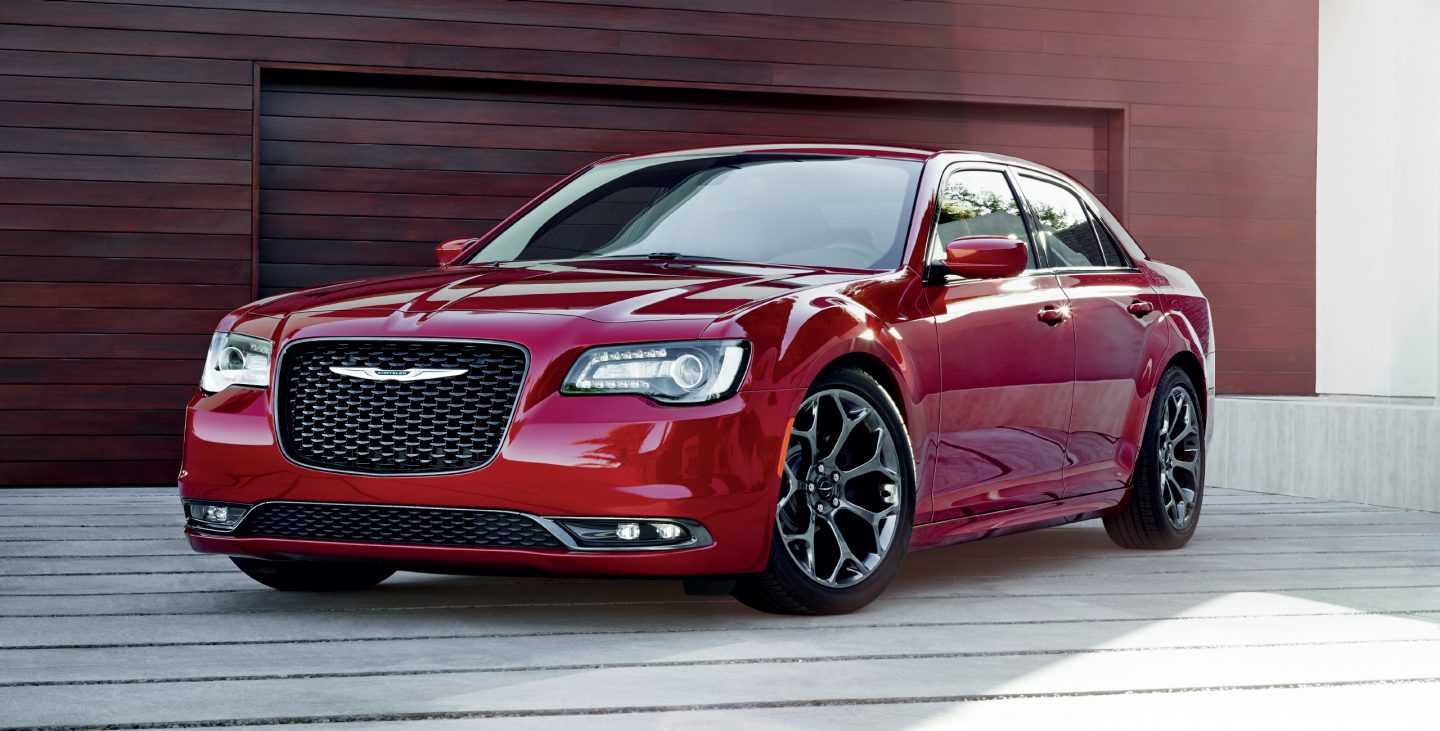 Chrysler 300c 1 (2004-2011) – лимузин или катафалк?