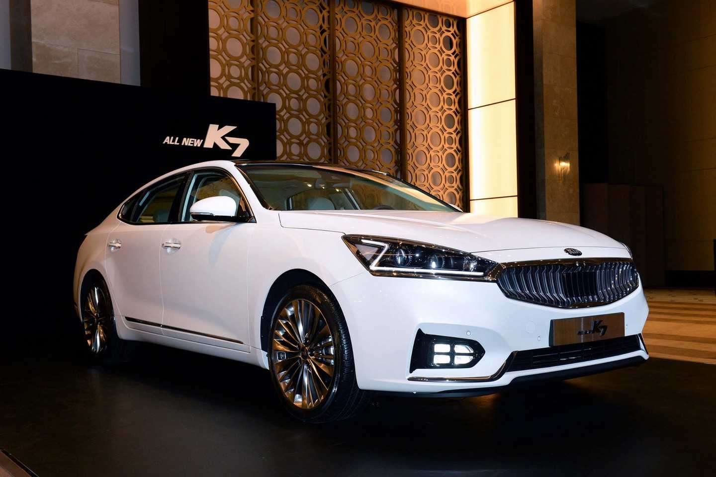 Киа k7 2022 года premier.