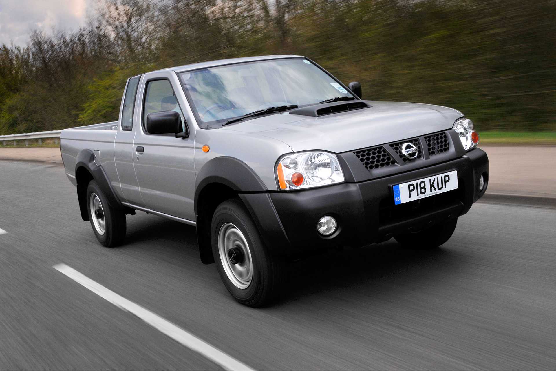2021 nissan np300 navara: the pros and cons