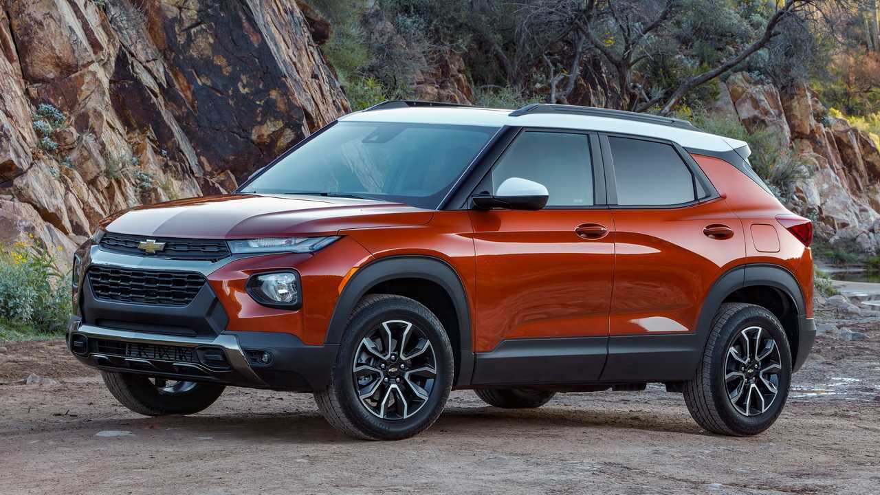 The 2023 chevy blazer smashes the 2022 blazer