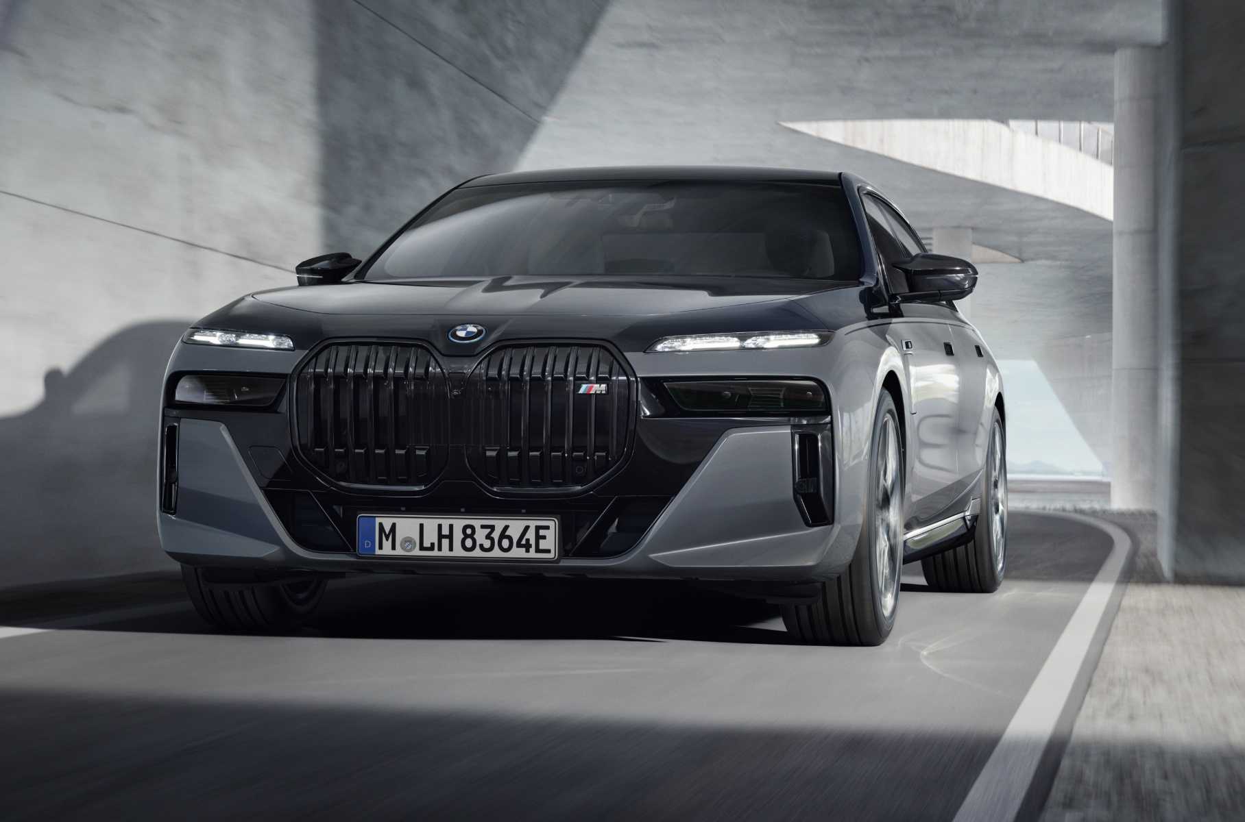 2023 bmw x7 revealed: fresh face, mild-hybrid power upgrade - forbes wheels