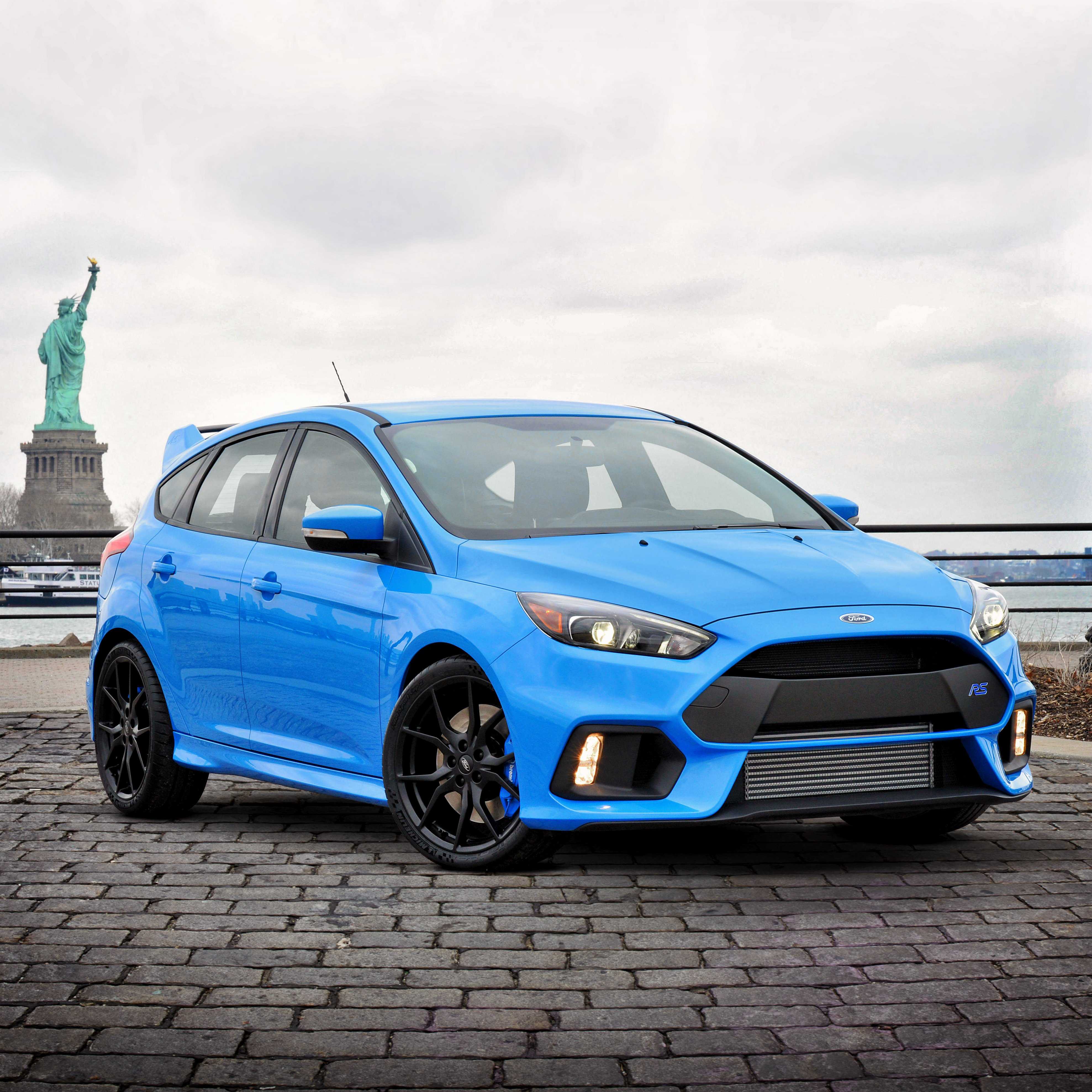 Новая модель 2016 focus 3 rs от ford оснащена полым приводом - avtocarnews.com