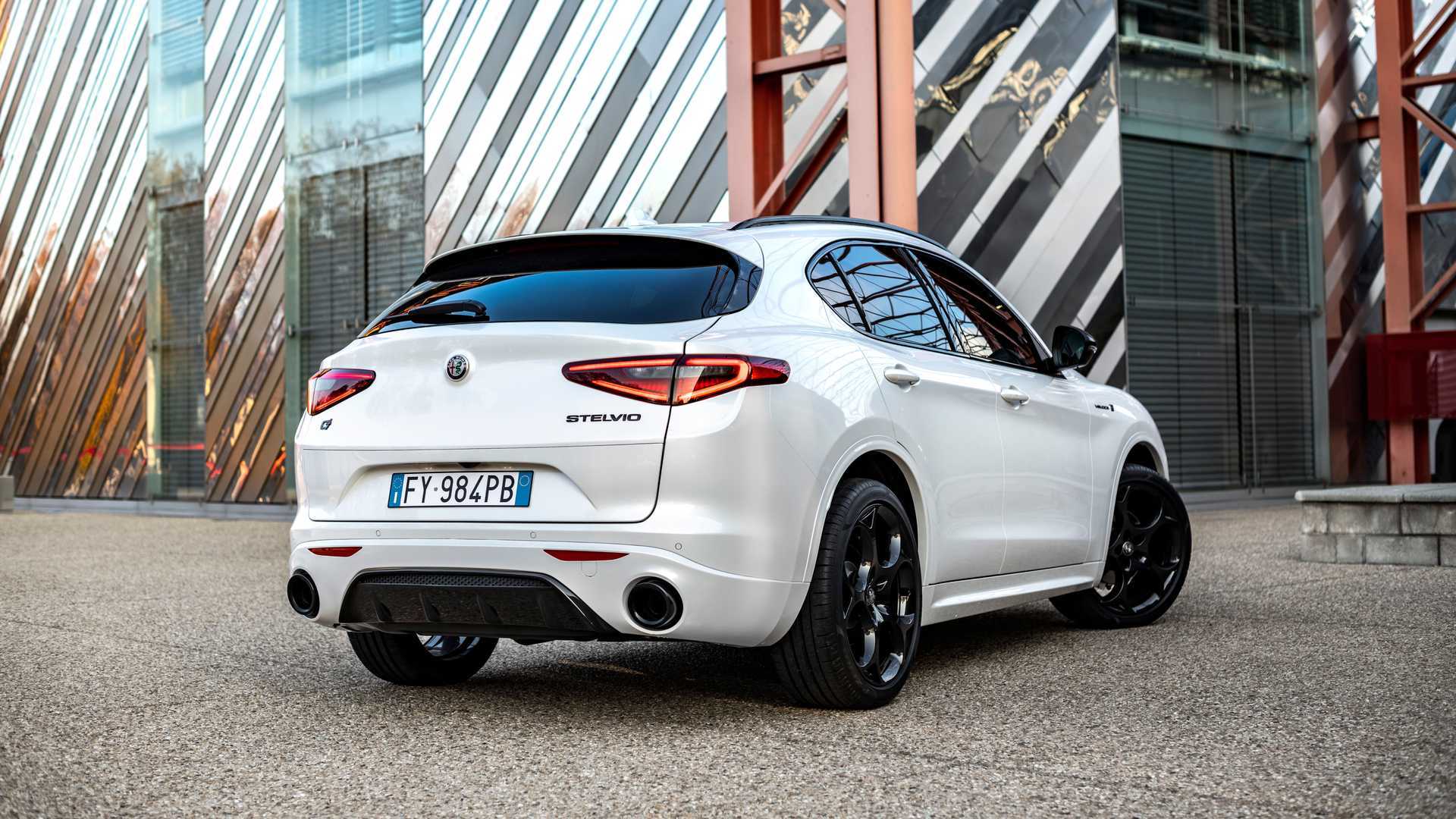 Обновлённые alfa romeo giulia и stelvio 2023 года добрались до автосалонов европы