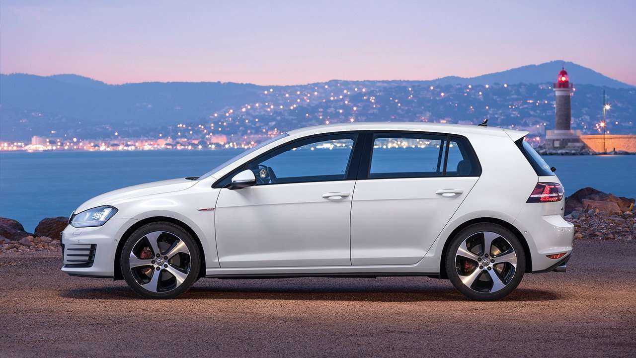Обзор автомобиля volkswagen golf 2017-2018